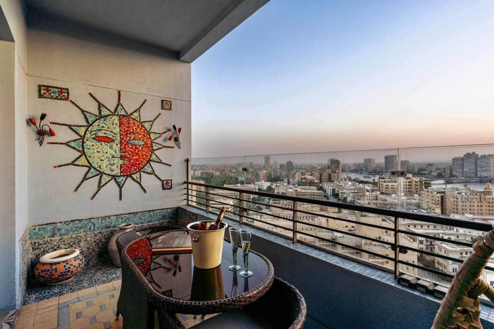 The Magnificent Retro Nile Loft/ Zamalek View Apartment in Cairo