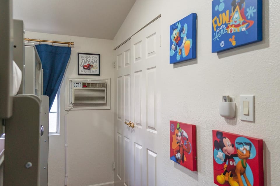 Decorative detail, Bedroom