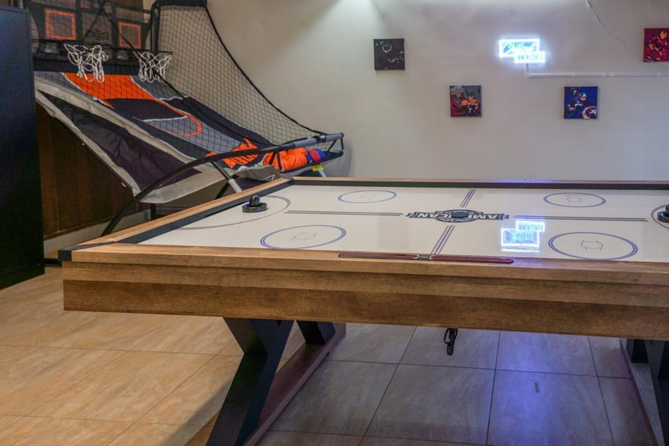 Game Room, Game Room