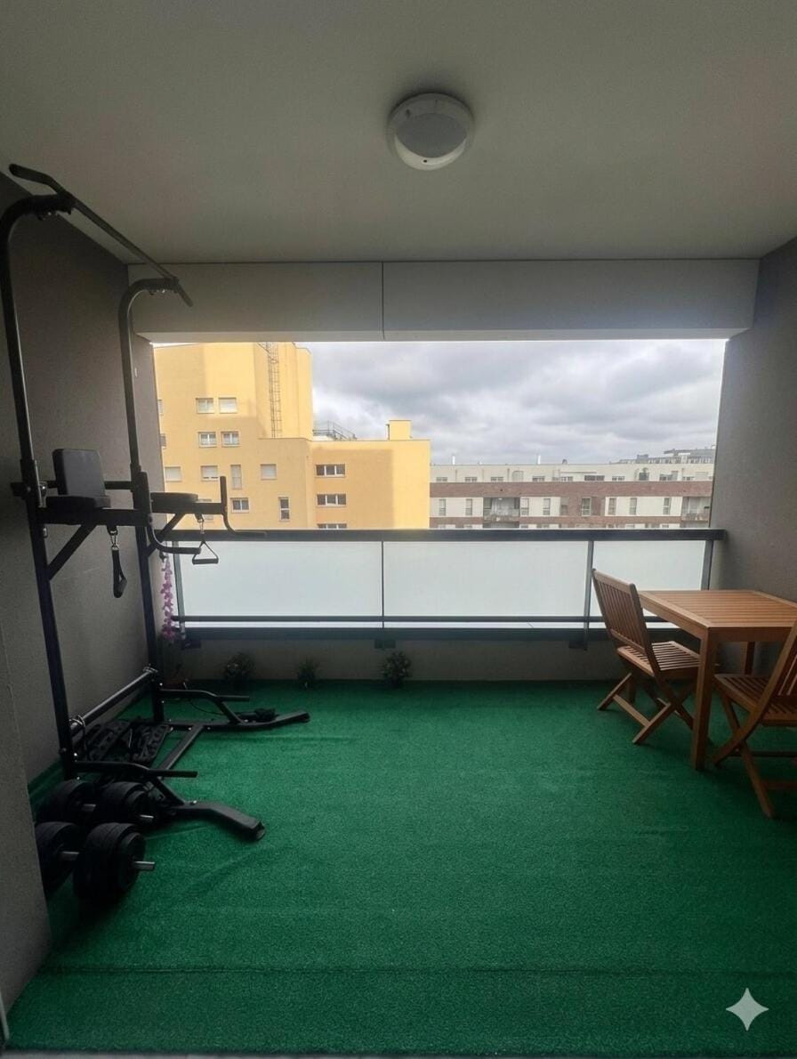 Beautiful modern 1-bedroom apartment with terrace Apartment in Marseille