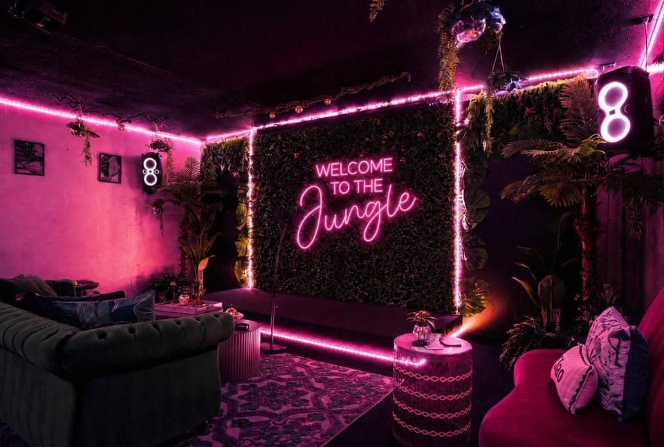 Designer Sarasota Retreat w/ Karaoke Lounge House in Sarasota