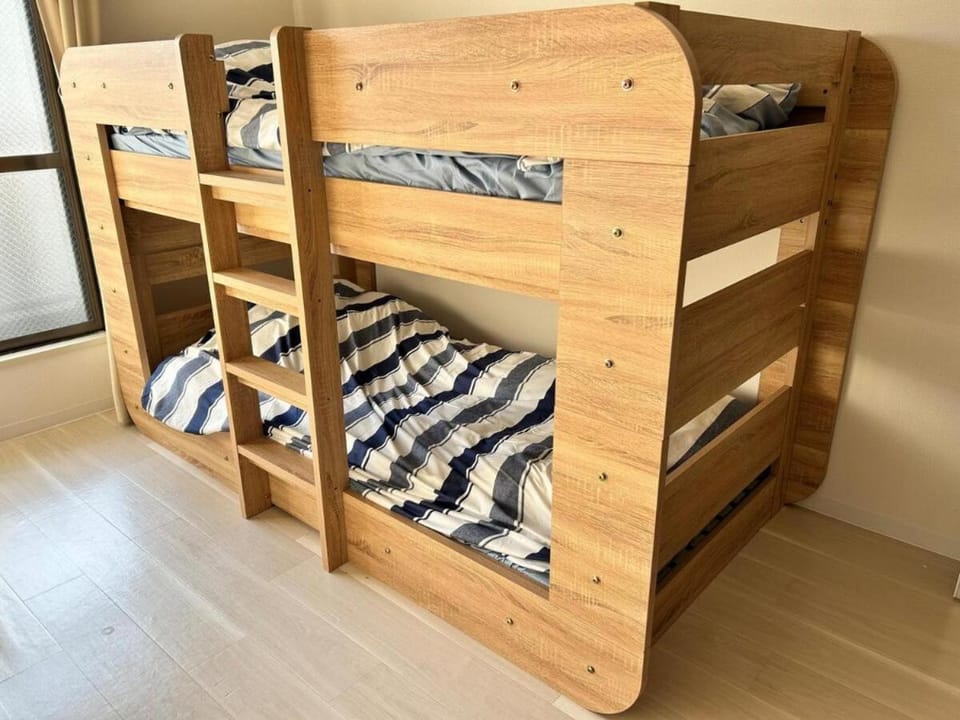 Bedroom, bunk bed