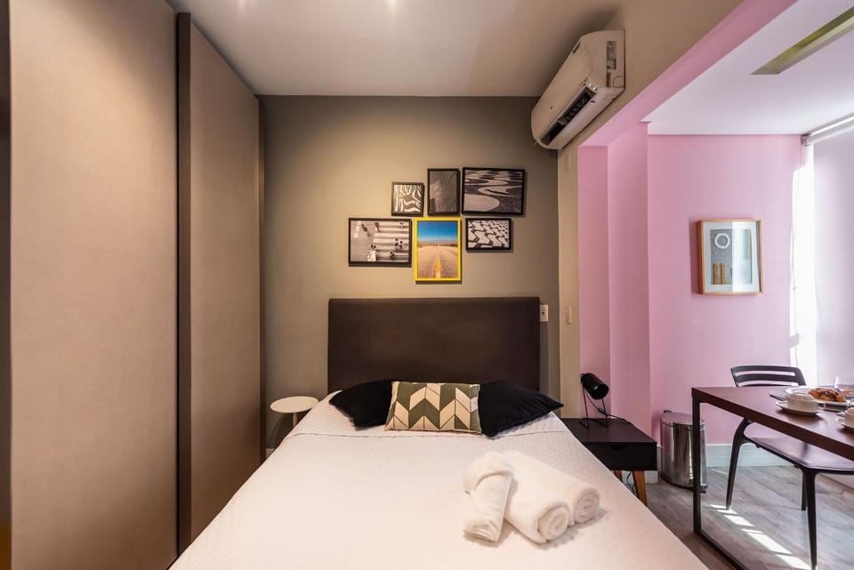 Bed, Photo of the whole room, Bedroom, air conditioner