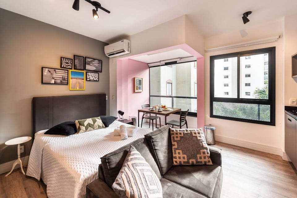Bed, Photo of the whole room, Seating area, Dining area, Bedroom, air conditioner