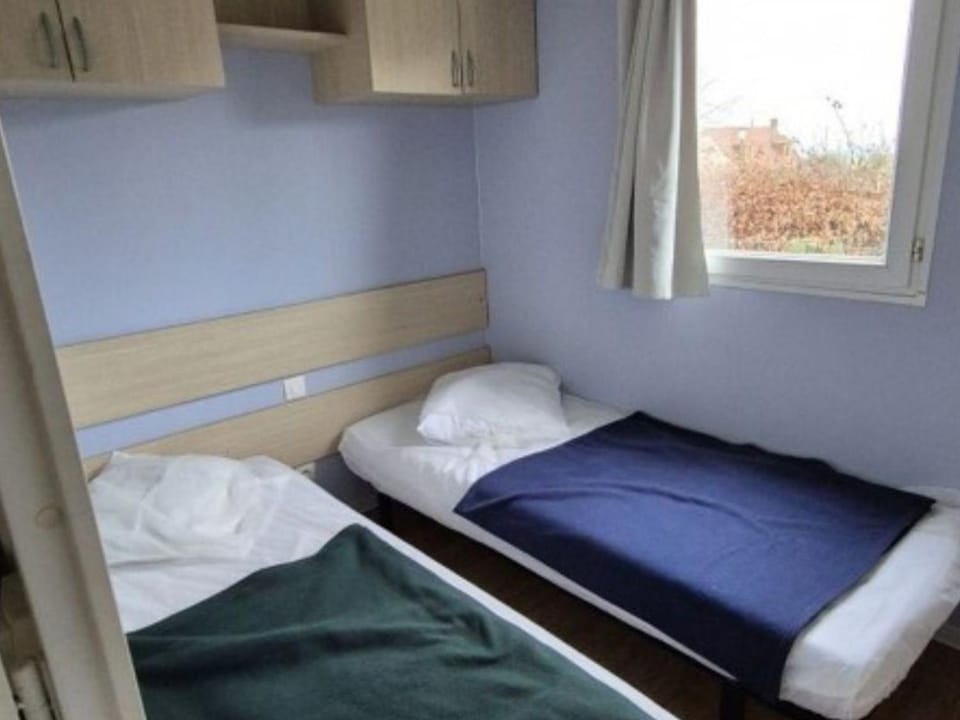 Mobil-home - 4 pers., animaux OK - API-1-52-2878 Campground/ 
RV Resort in Normandy
