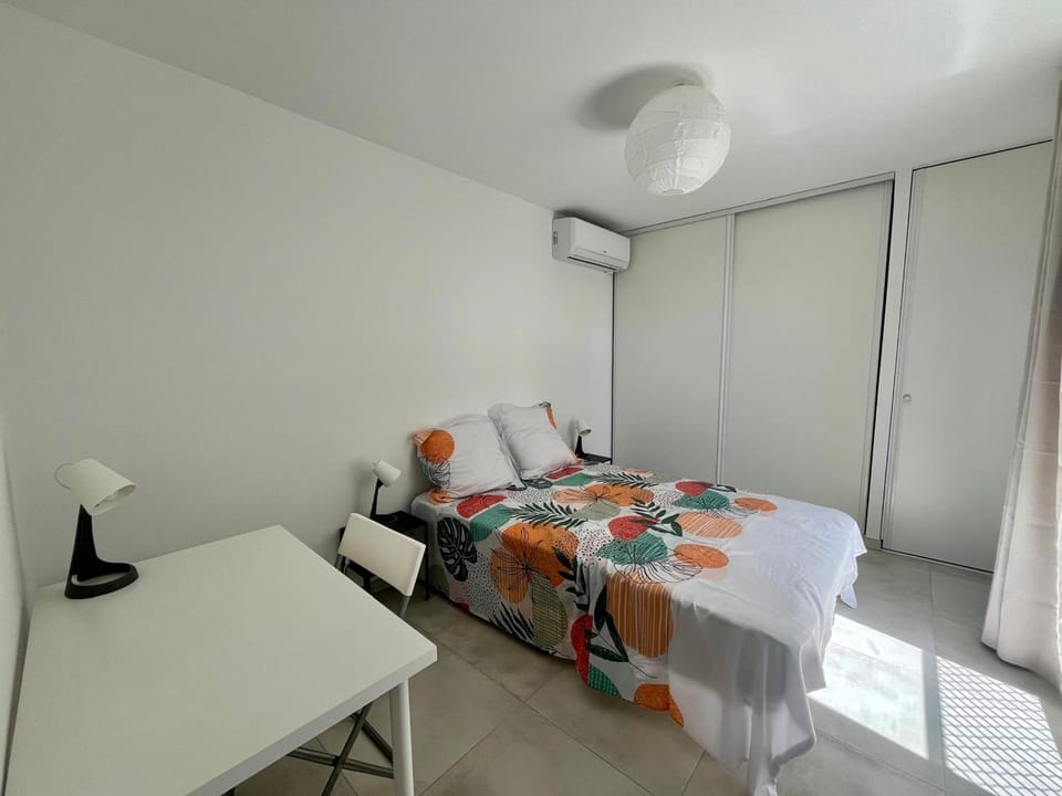 Appartement climatisé, parking - 4 pers. - FR-1-338-647 Apartment in Occitanie