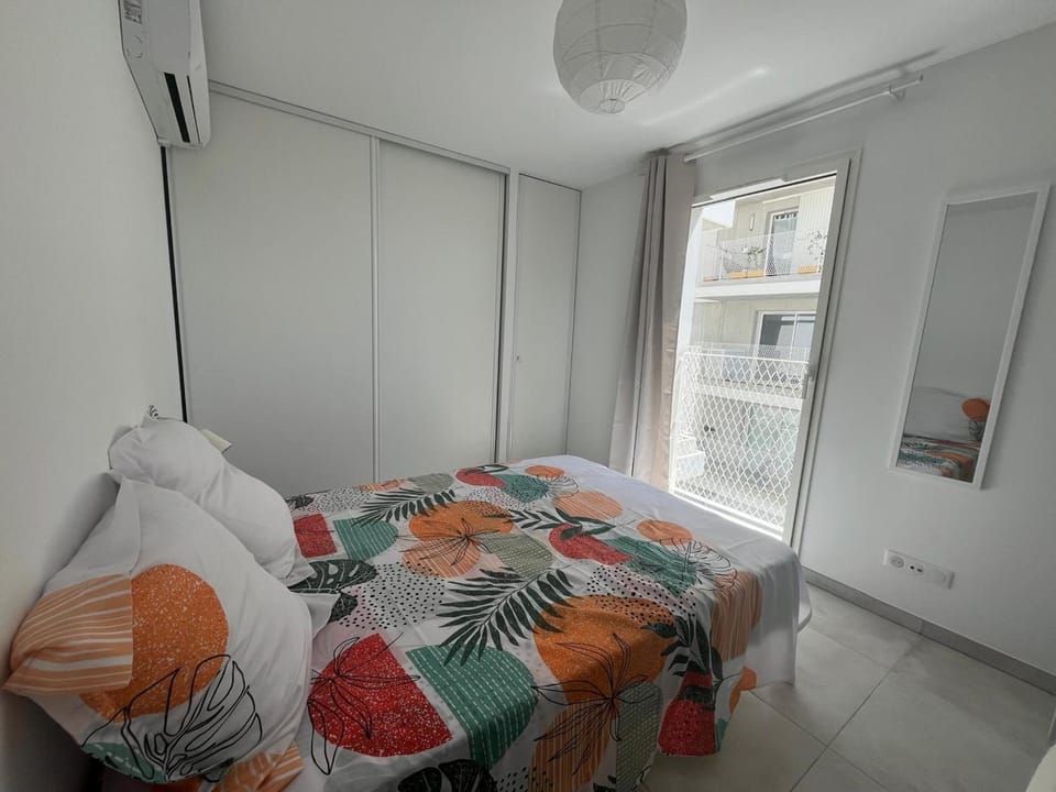Appartement climatisé, parking - 4 pers. - FR-1-338-647 Apartment in Occitanie