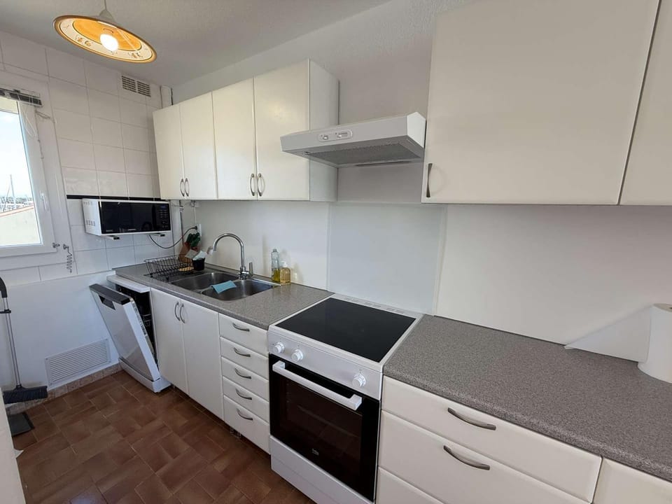 Appartement avec parking - 4/6 pers. - FR-1-81-782 Apartment in Leucate