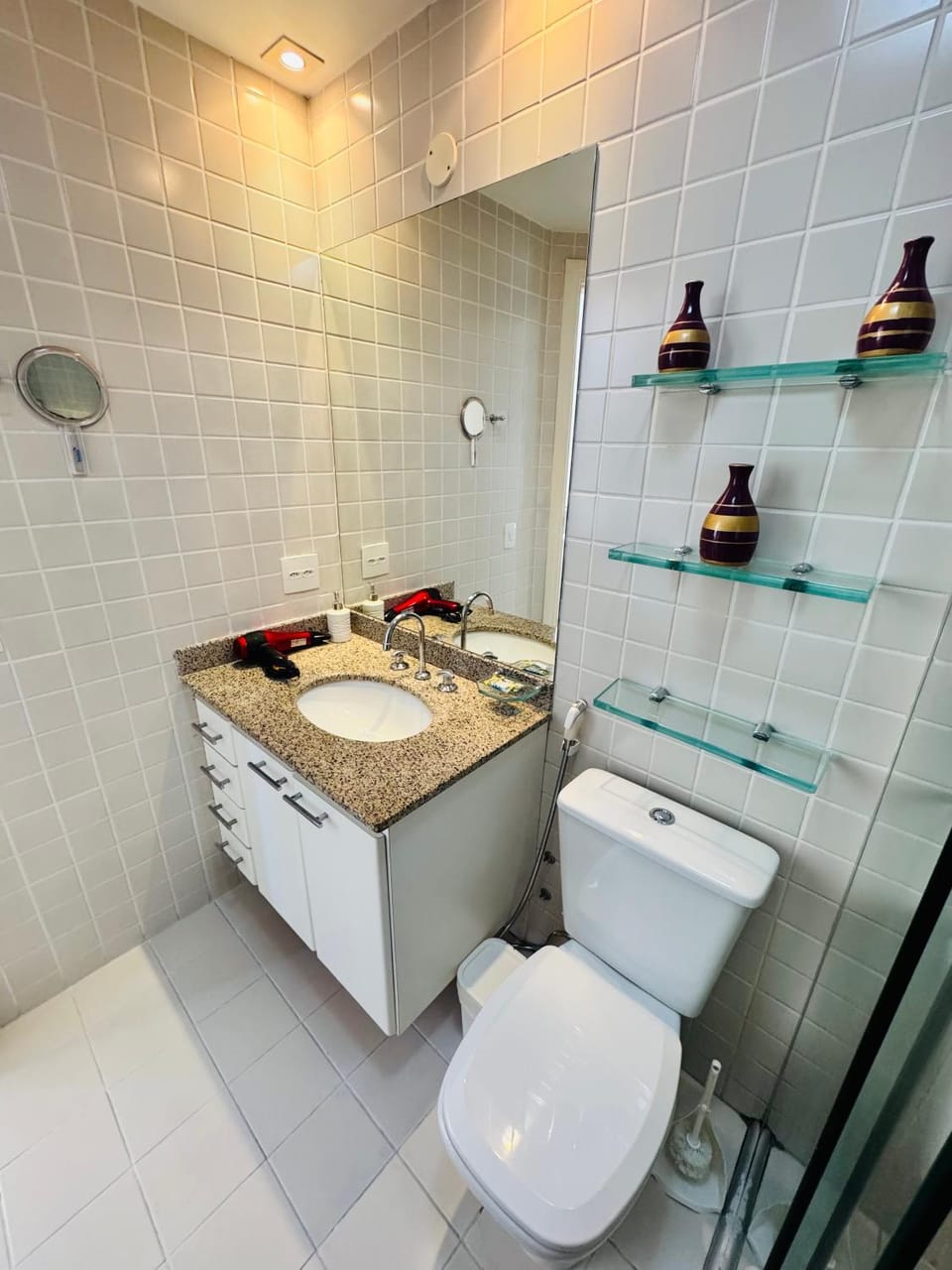 Shower, Toilet