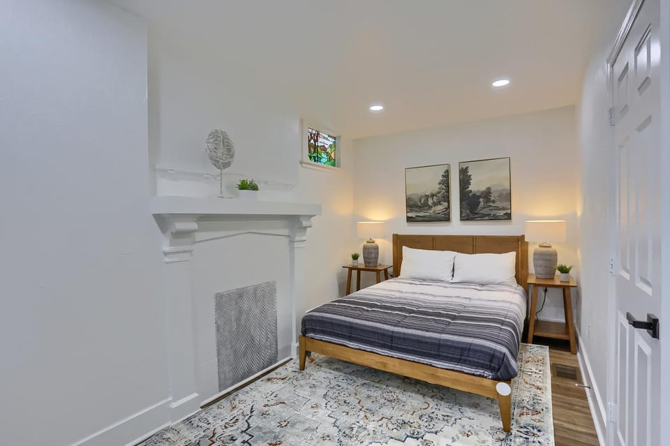 Bed, Bedroom