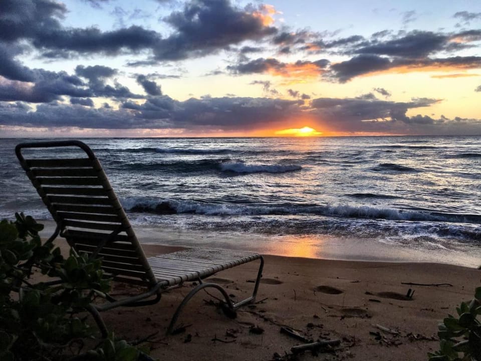 Oceanfront Studio at Islander on the Beach #325 Apartment hotel in Waipouli Beach