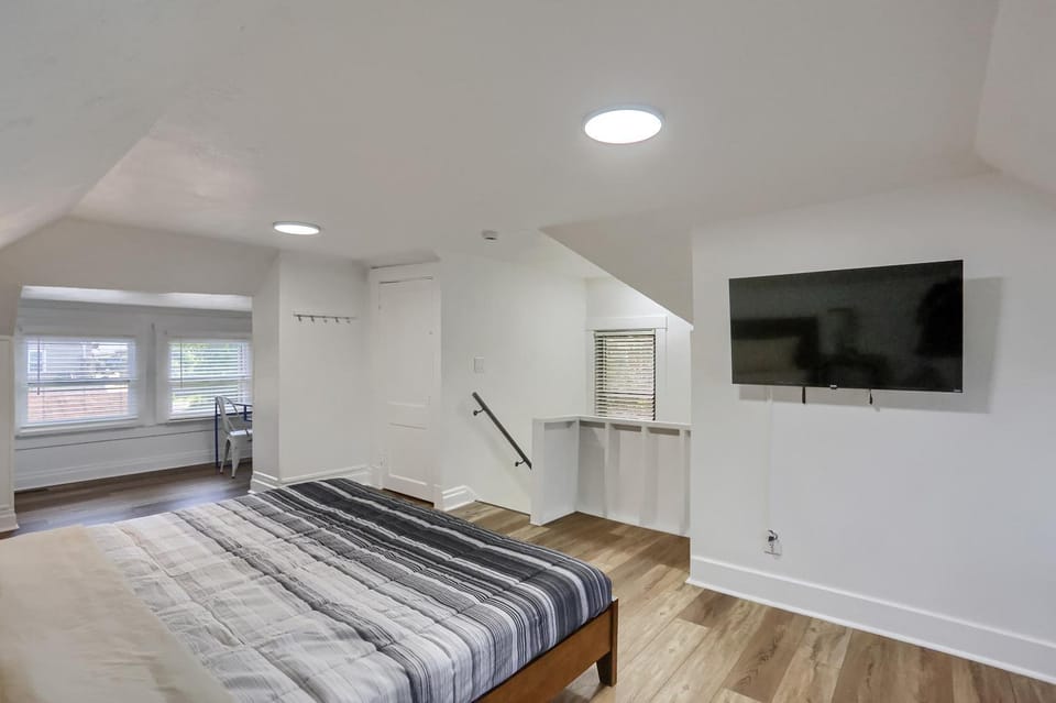 Bed, Bedroom