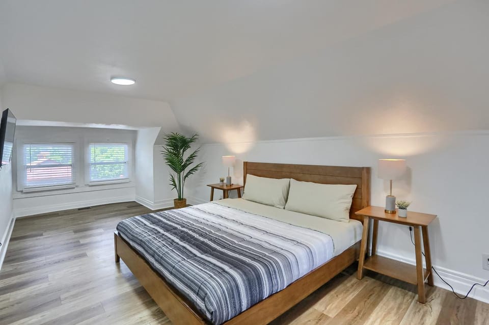 Bed, Bedroom