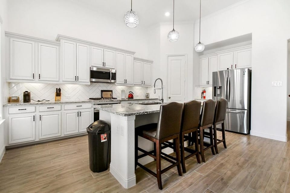 Upscale 5BR Katy Home with Space and Style! Apartment in Katy