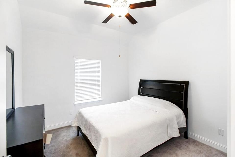 Upscale 5BR Katy Home with Space and Style! Apartment in Katy