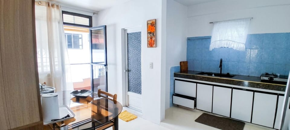 Kitchen or kitchenette, kitchen, kitchen
