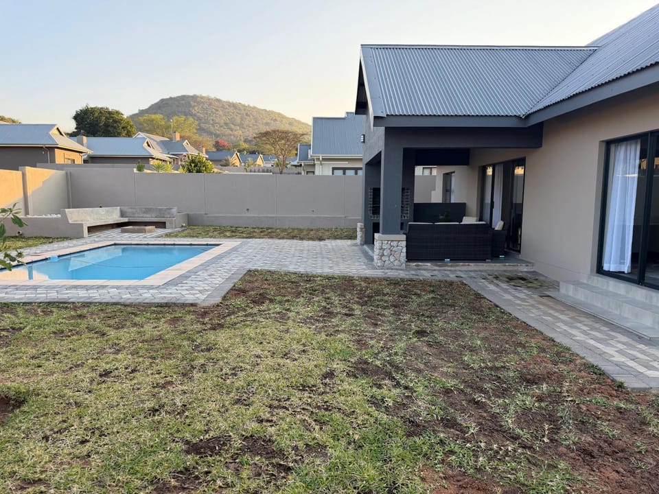 Natures Nest with Mongi Hazyview House in South Africa