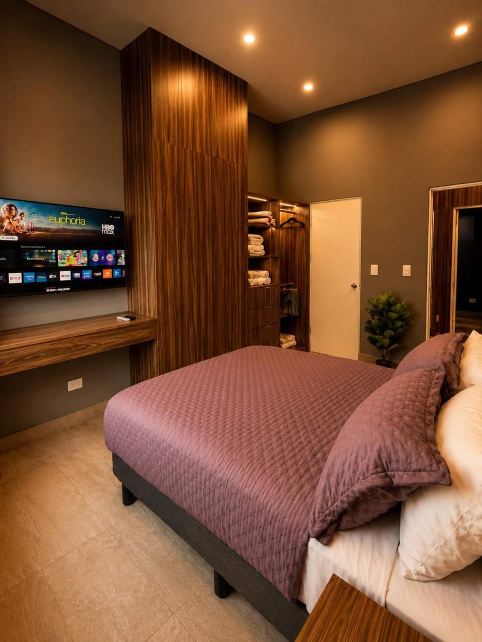 Downtown Luxe Stay Pool, Views 6 Guests House in Monterrey