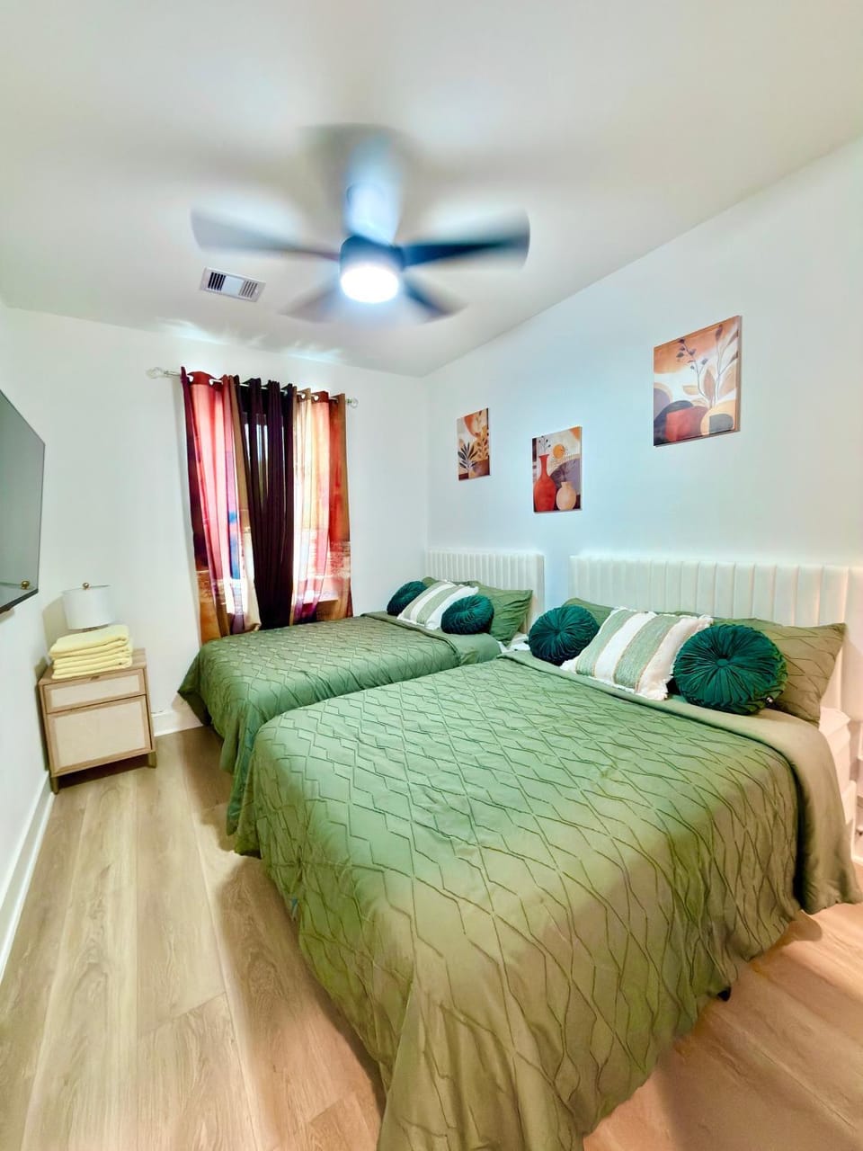 Game Room, Hot Tub, Gym, BBQ, 7 mins to NRG Stadium & Med Center House in Harris County