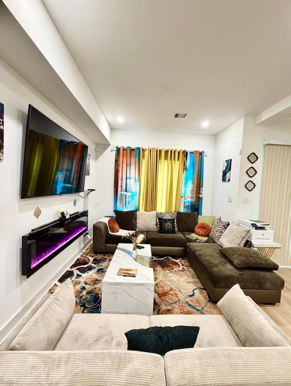 Game Room, Hot Tub, Gym, BBQ, 7 mins to World Cup House in Houston