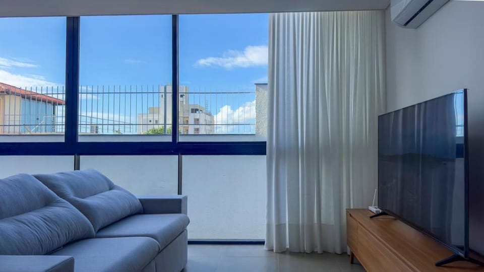 Luxo em Floripa, Apto novo com sala, suíte, garagem e área de lazer com piscina e churrasqueira em bairro nobre de Florianópolis Apartment in Florianopolis