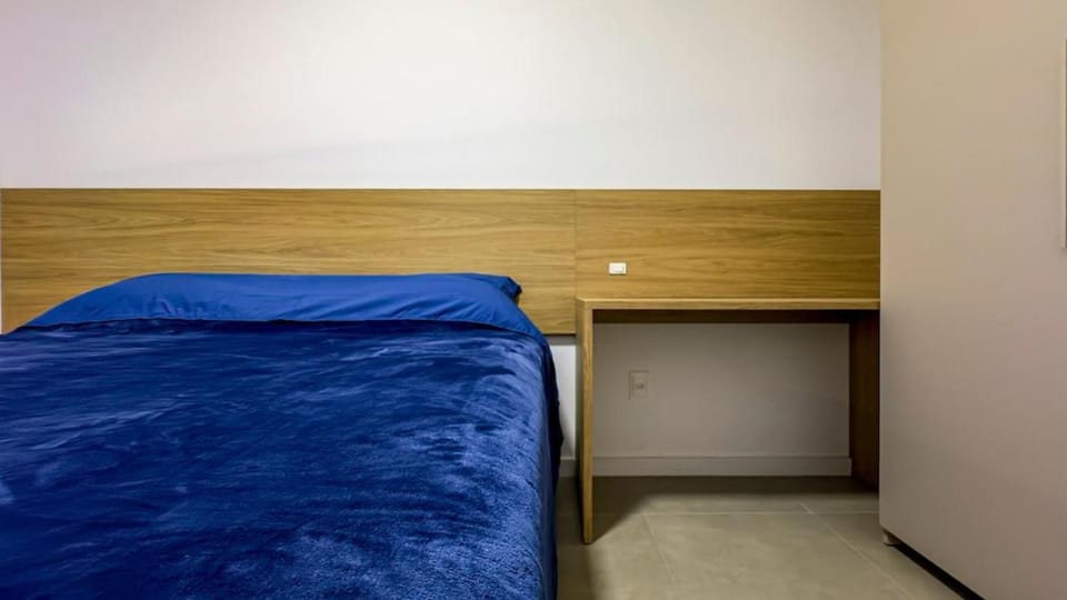 Luxo em Floripa, Apto novo com sala, suíte, garagem e área de lazer com piscina e churrasqueira em bairro nobre de Florianópolis Apartment in Florianopolis