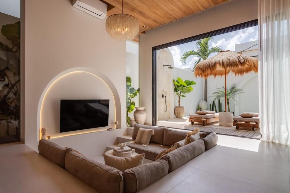TV and multimedia, Living room, Seating area, air conditioner