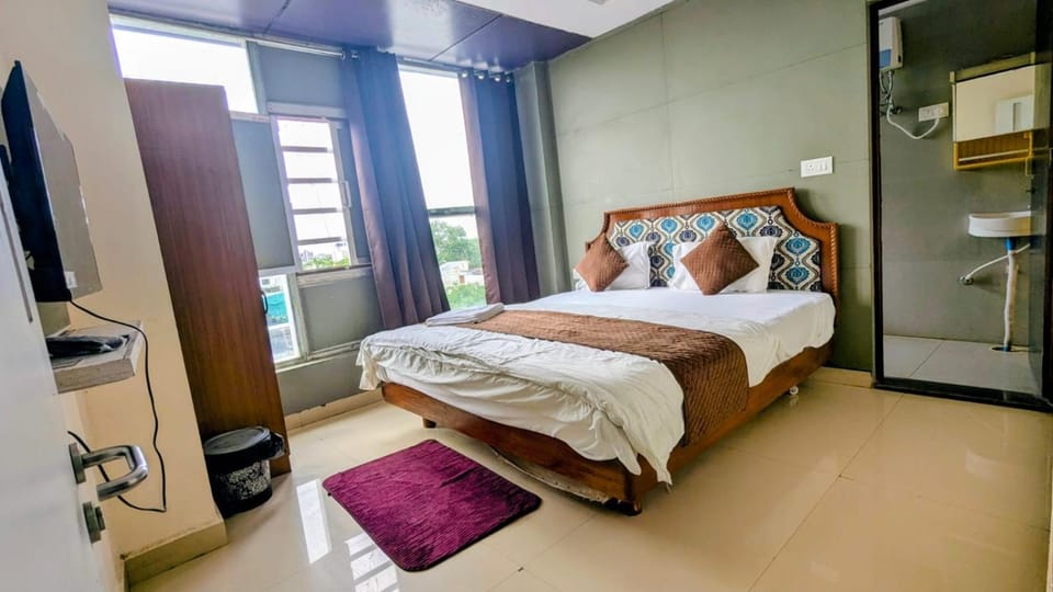 Hotel sunshine Hotel in Uttar Pradesh