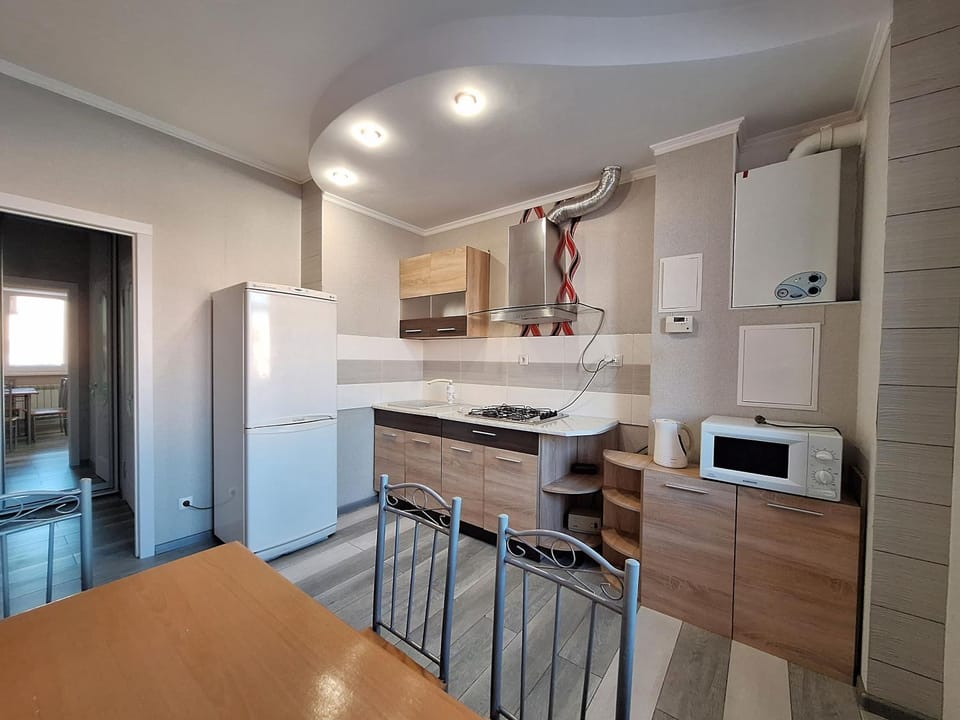 Kitchen or kitchenette, Dining area, microwave, pet friendly, stove