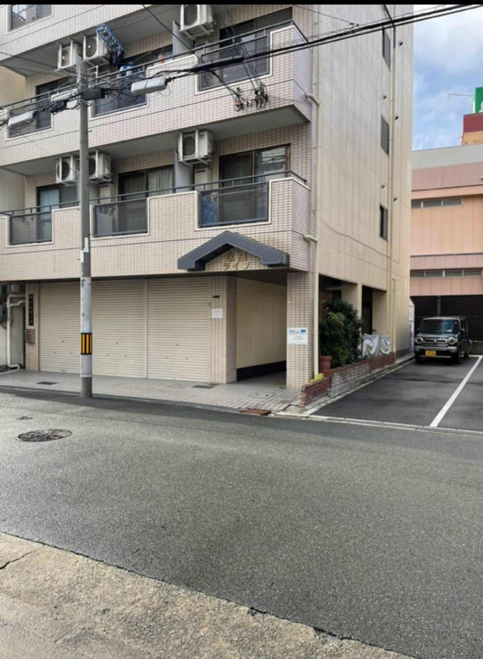 Property building, Neighbourhood