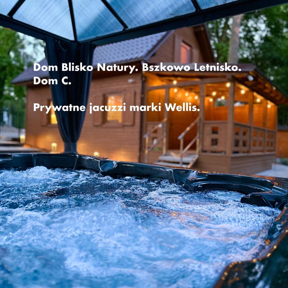Property building, Day, Hot Tub, Balcony/Terrace