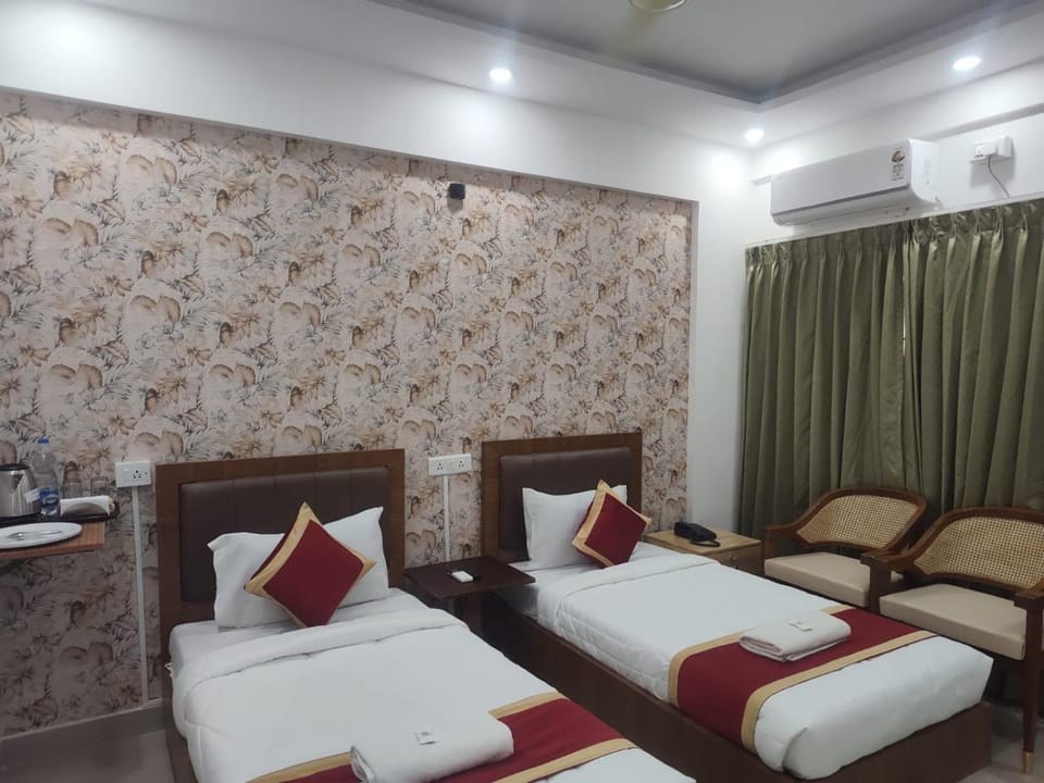 Guests, air conditioner
