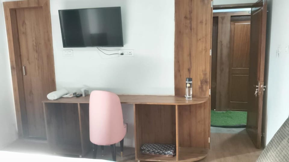 Table tennis, TV and multimedia