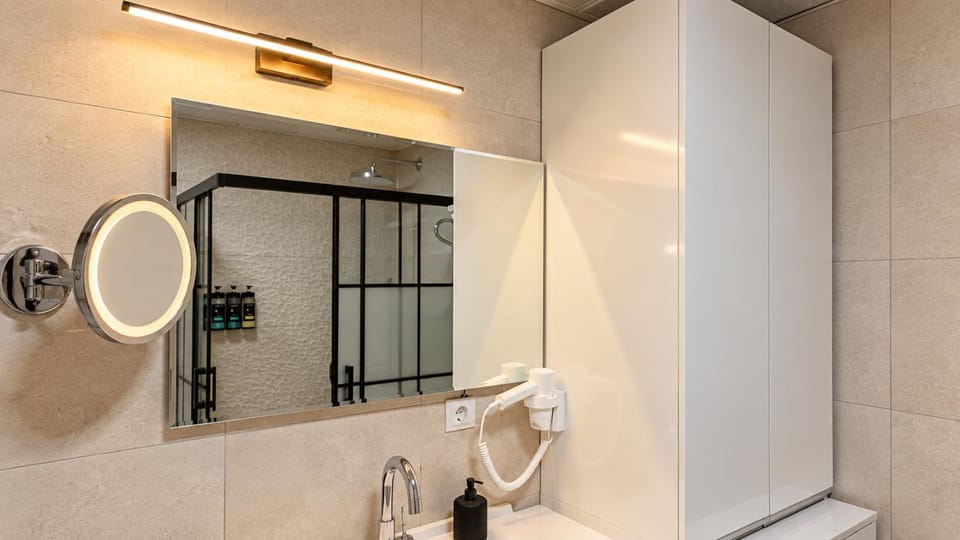 Shower, Bathroom