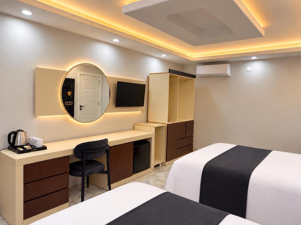 Bed, TV and multimedia, minibar