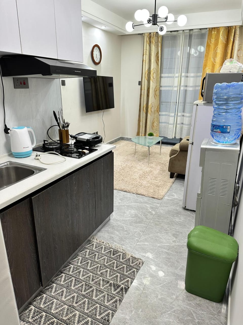 Kitchen or kitchenette, Living room