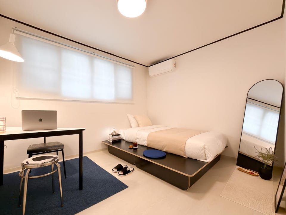 OFF YOU STAY l 3-min Walk to Station l Self check in Apartment in Seoul