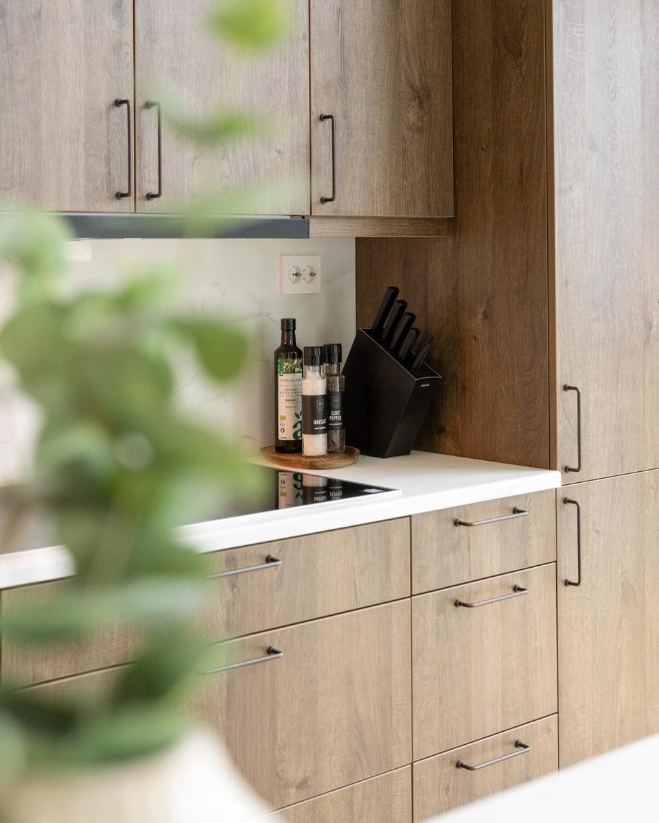 Kitchen or kitchenette, stove