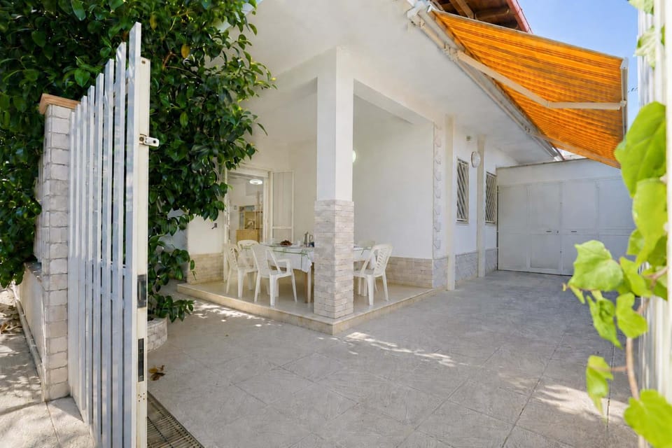 Property building, Patio, Day, View (from property/room), Balcony/Terrace, Dining area