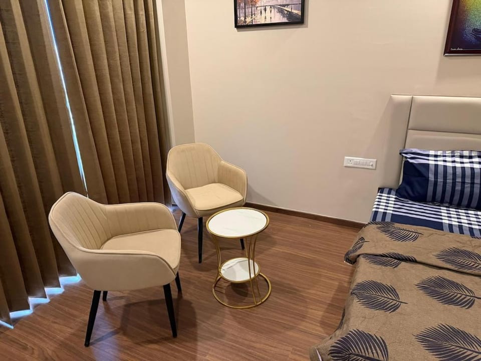 Cozy Studio Near Expo Mart - Bliss Suites Apartment in Uttar Pradesh