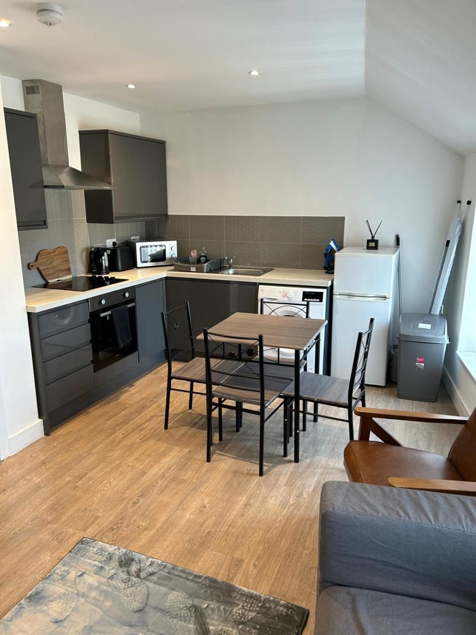 Modern Comfortable Apartment with Parking & WiFi Apartment in Liverpool