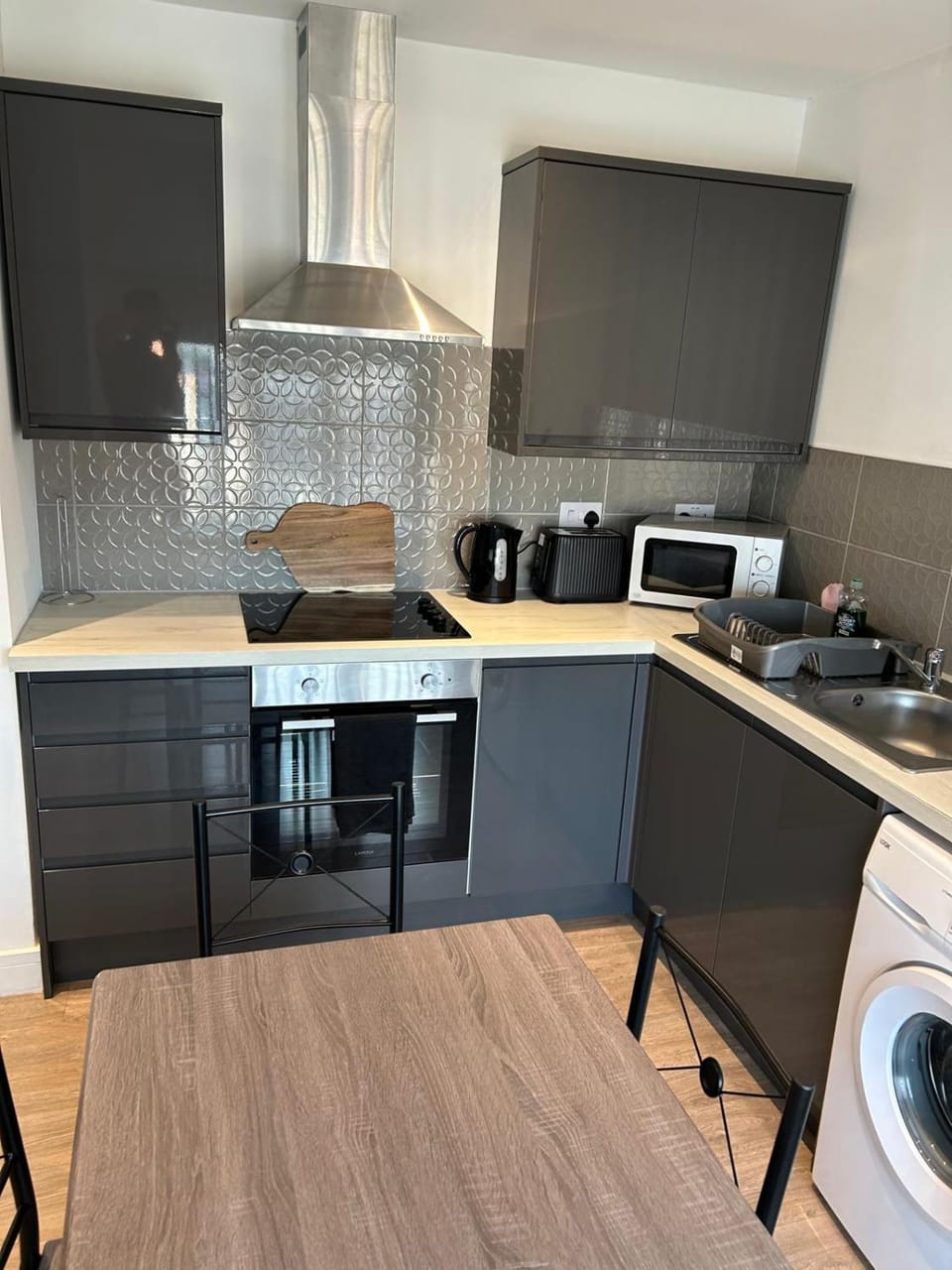 Modern Comfortable Apartment with Parking & WiFi Apartment in Liverpool