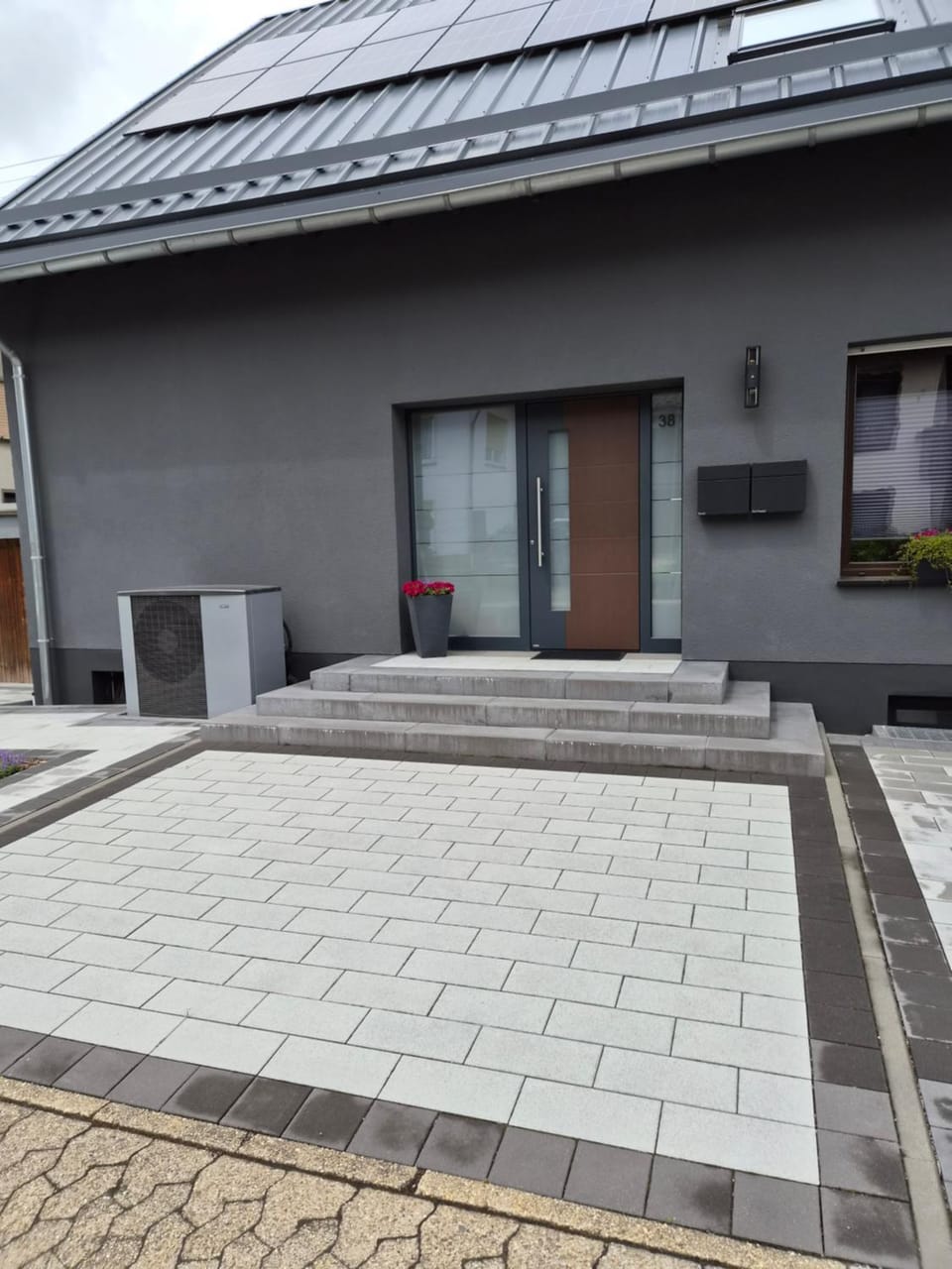 Property building, Facade/entrance