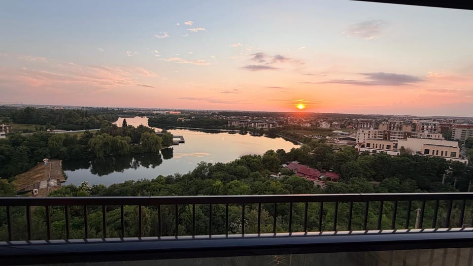 Panorama Bucharest Apolonium Lake Views Apartment in Bucharest