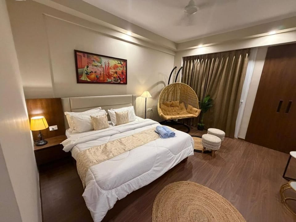 Luxury Swing Suite - Bliss Suites Apartment in Uttar Pradesh