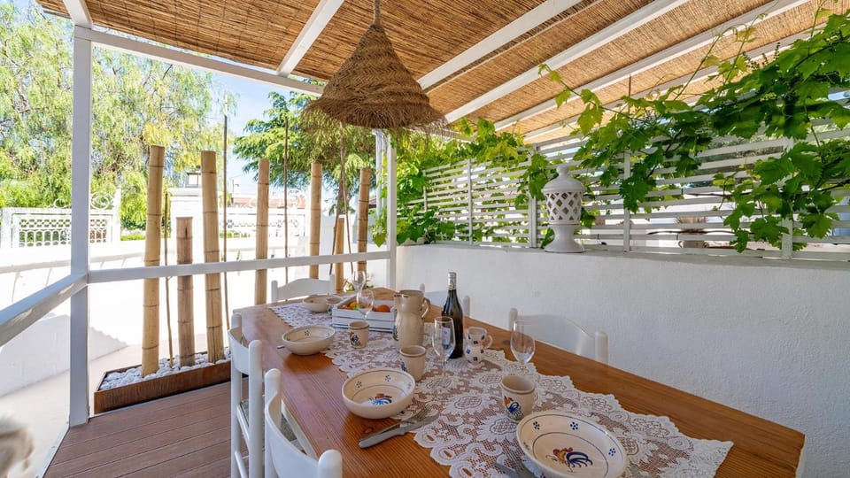 Patio, Dining area