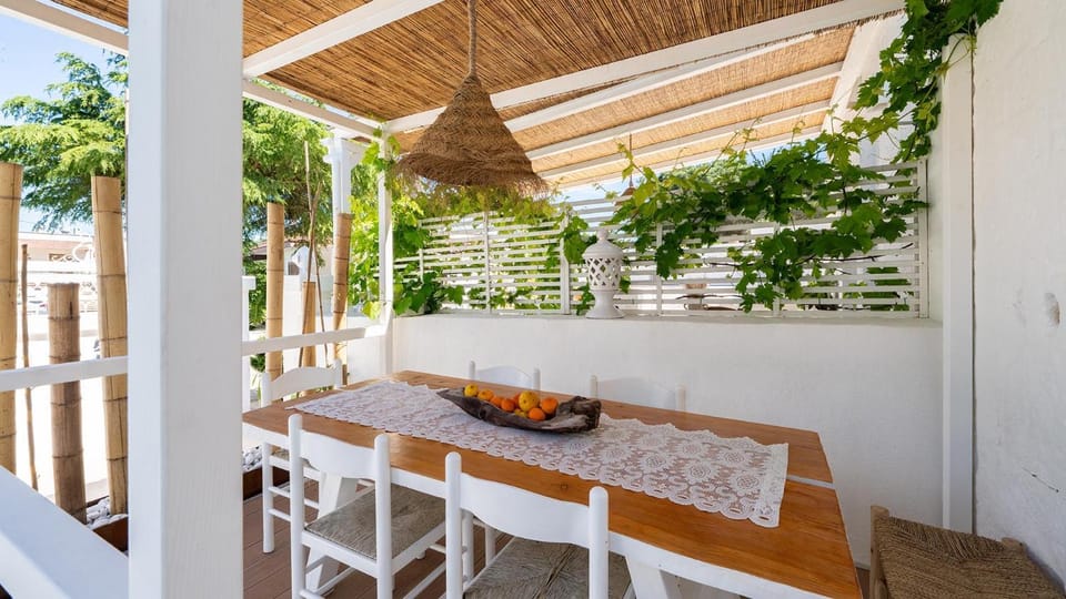 Patio, Dining area