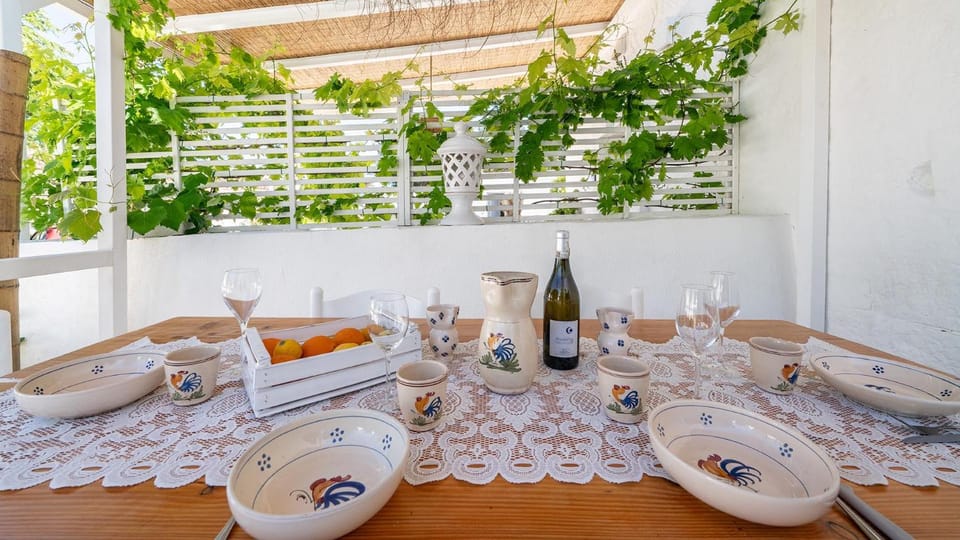 Patio, Dining area