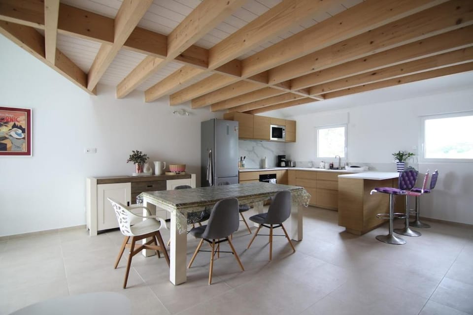 Magnifique 90m2 Neuf 2-6 pers à 700m plage Porteau Apartment in Pornic