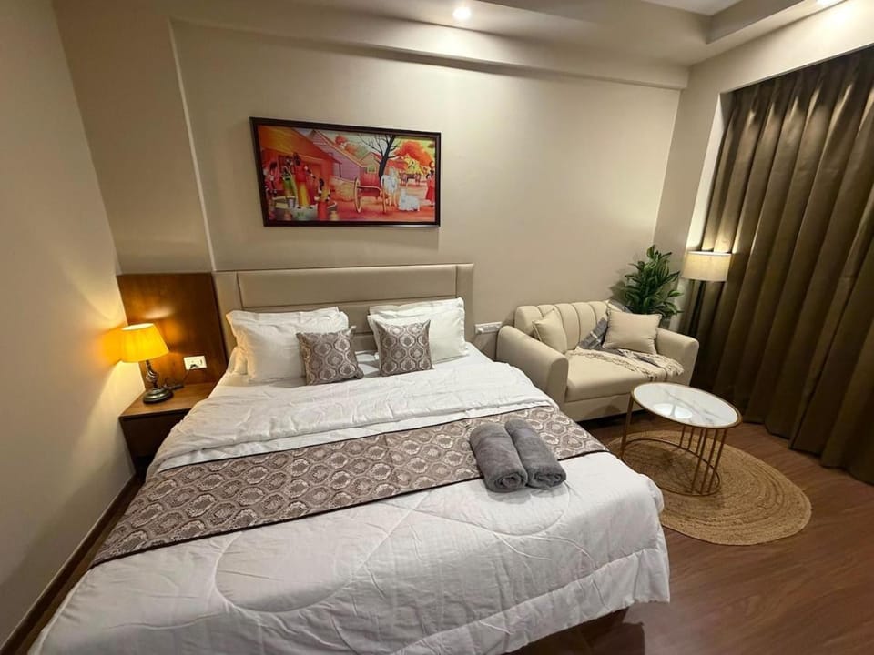 The Balcony Paradise - Couple Fav - Bliss Suites Apartment in Uttar Pradesh